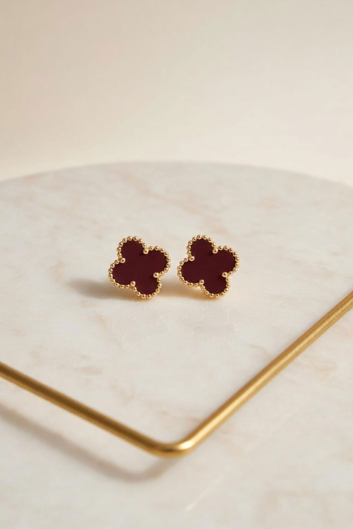 Bordo Yonca Figürlü Gold Kenarlı Küpe