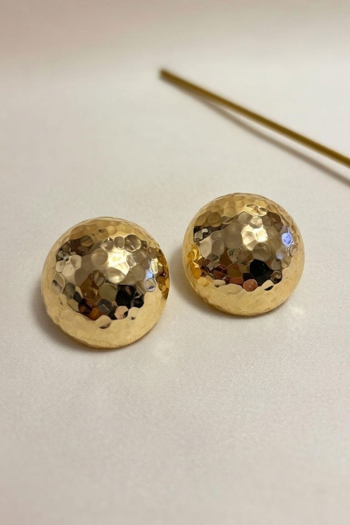 Gold Disko Topu Tasarımlı Küpe