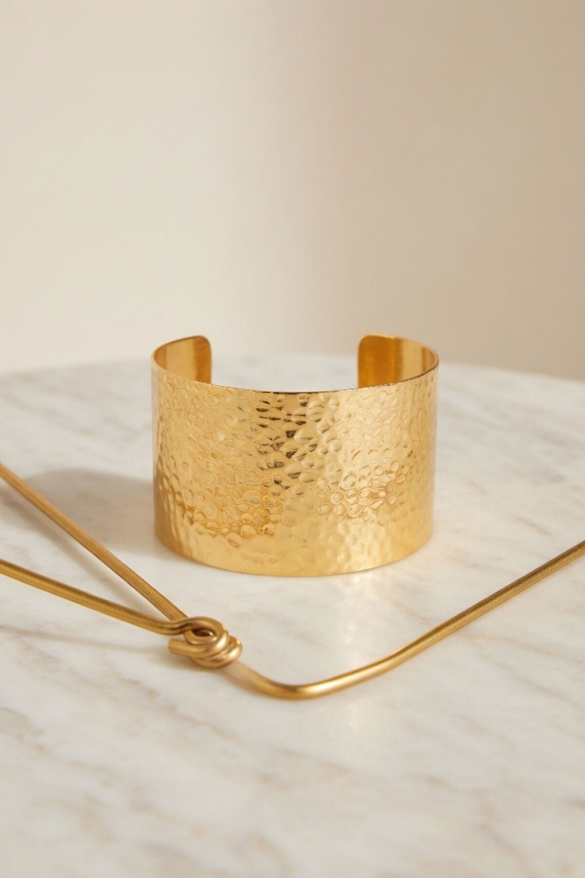 Gold Dövme Dokulu Kalın Bileklik