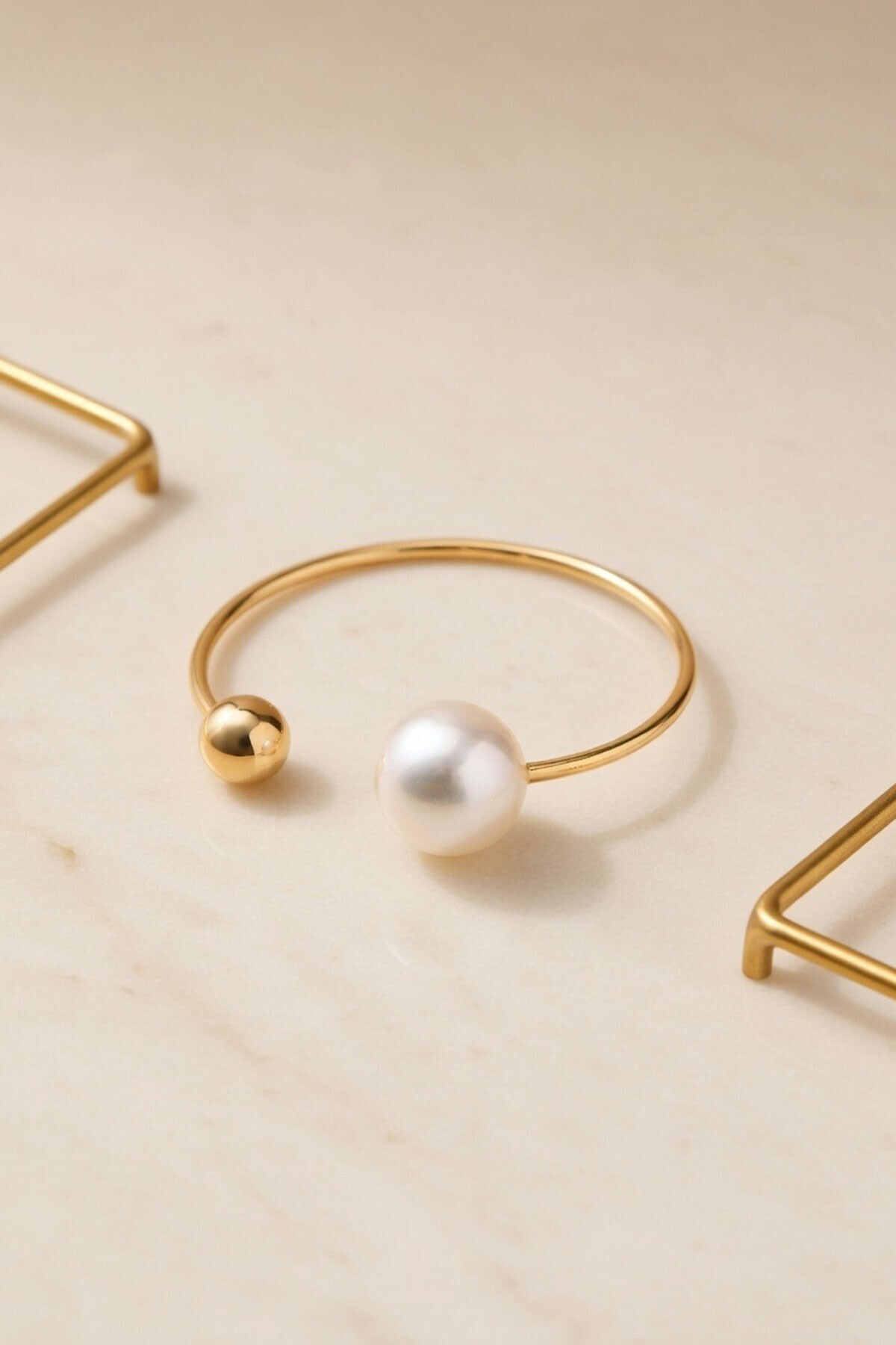 Gold İnci Detaylı Minimalist Bileklik