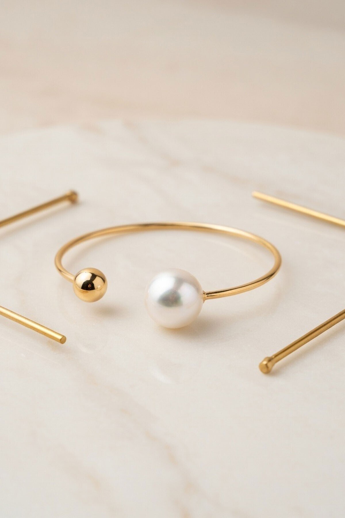 Gold İnci Detaylı Minimalist Bileklik