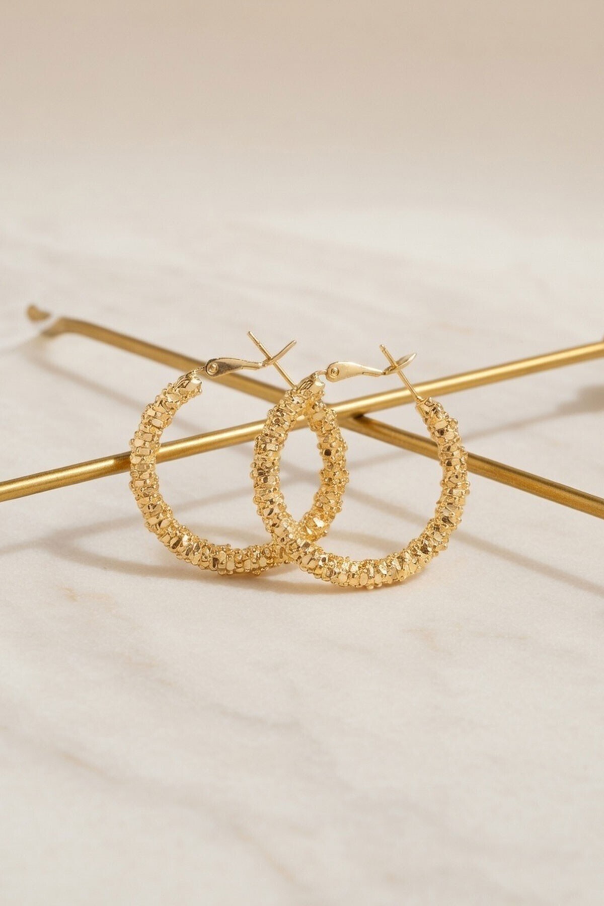 Gold Taşlı Halka Küpe