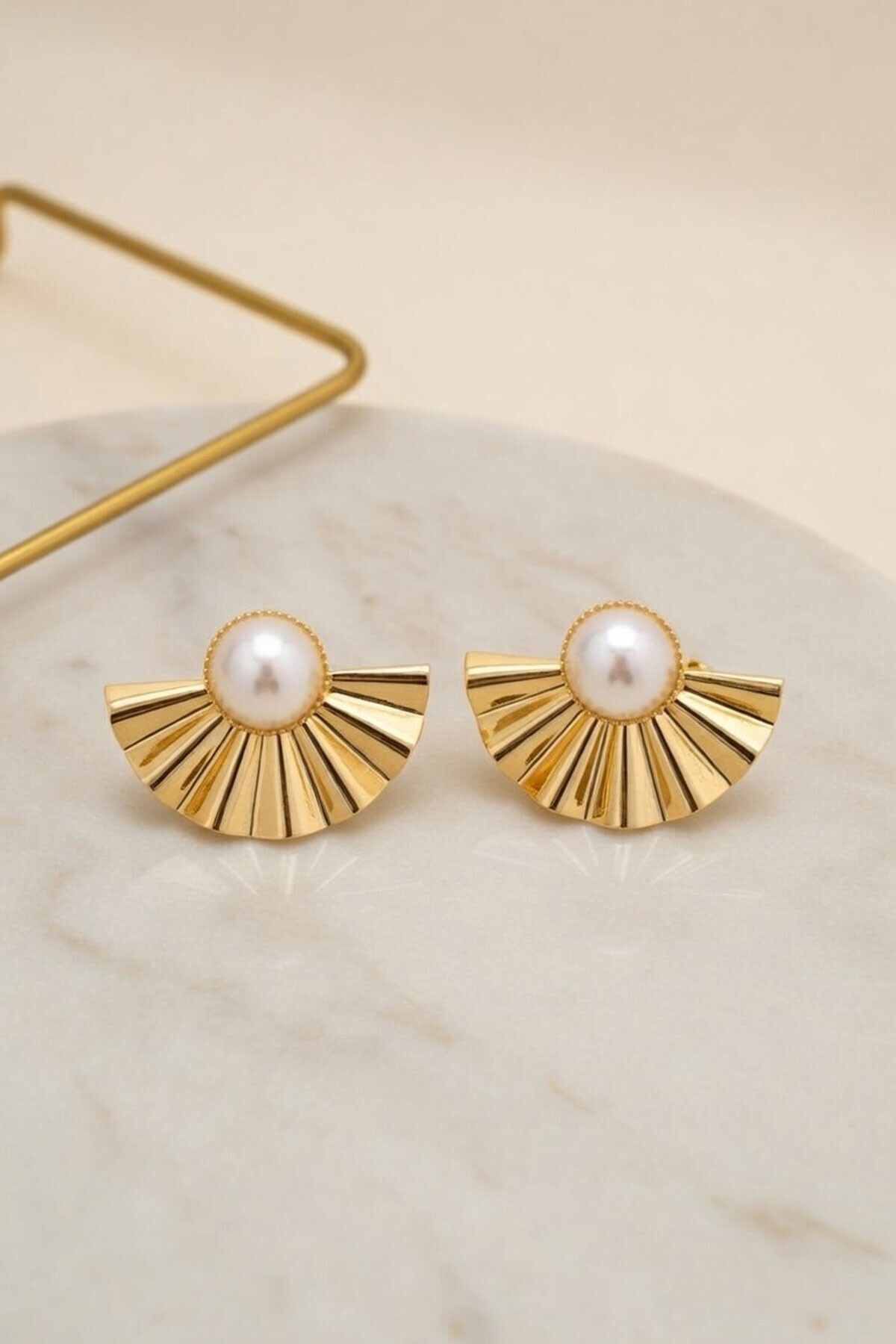 Gold Yelpaze İnci Küpe