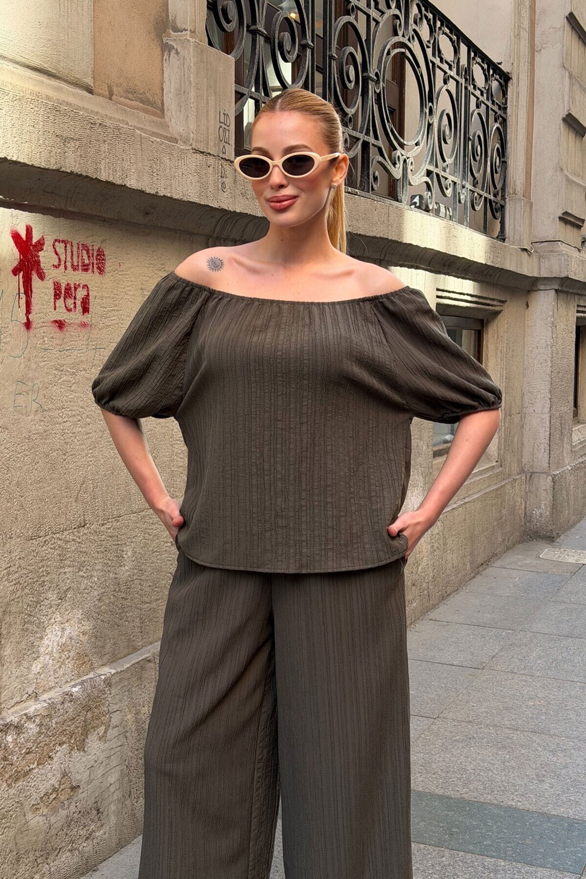 Haki Madonna Yaka Kendinden Dokulu Alt Üst Takım 