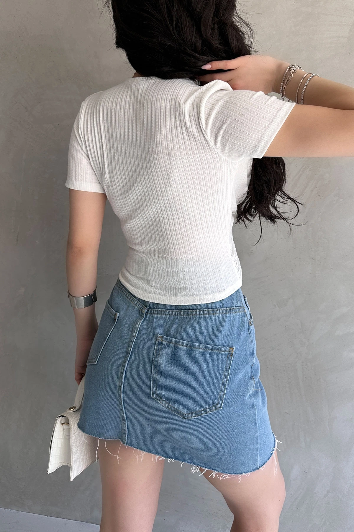 Beyaz Kruvaze Yaka Crop Bluz