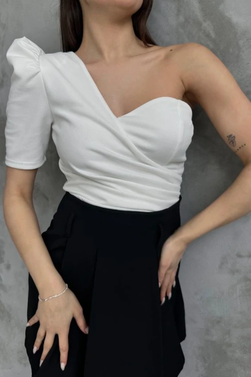 Beyaz Prenses Kol Tek Omuz Crep Bluz