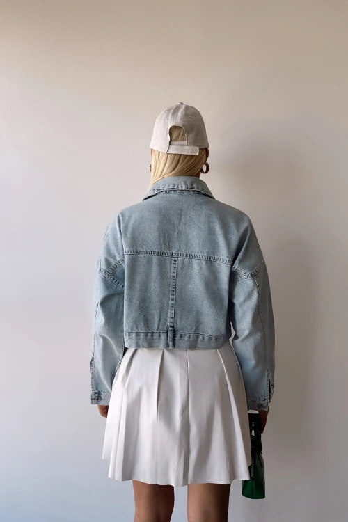 Buz Mavi Çift Cepli Fermuarlı Yıkamalı Crop Denim Ceket BCDF-235410