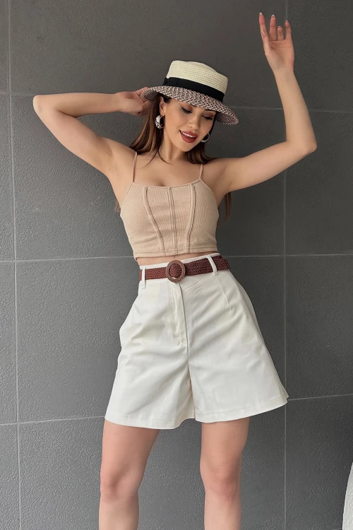 Ekru Beli Kemerli Geniş Paçalı Mom Şort BCDF-233305