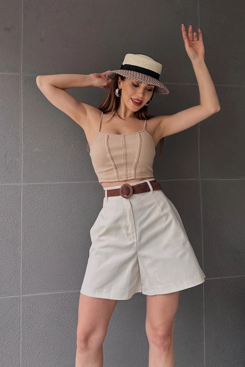 Ekru Beli Kemerli Geniş Paçalı Mom Şort BCDF-233305