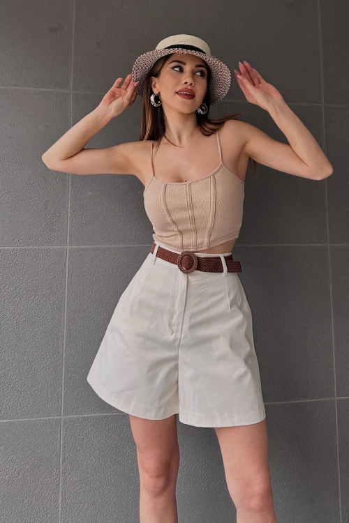 Ekru Beli Kemerli Geniş Paçalı Mom Şort BCDF-233305