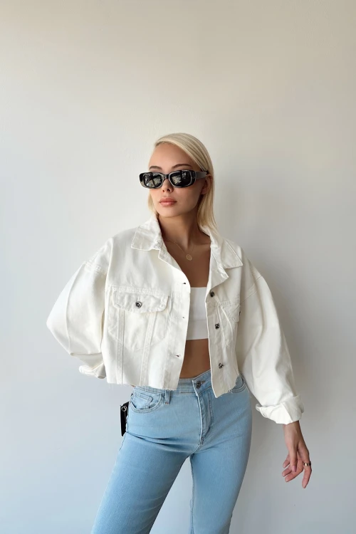 Ekru Çift Cepli Lazer Kesim Yıkamalı Crop Denim Ceket BCDF-235408
