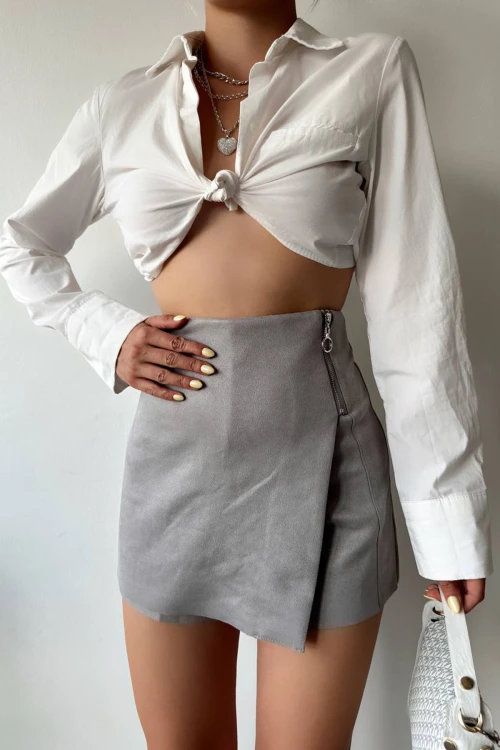 Gri Fermuar Detaylı Süet Şort Etek BC231014