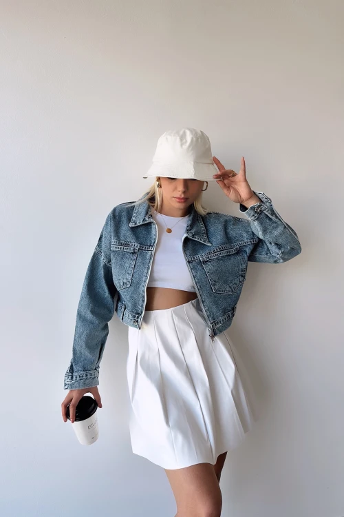 Mavi Çift Cepli Fermuarlı Yıkamalı Crop Denim Ceket BCDF-235410