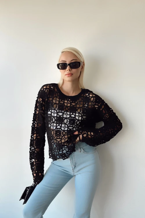 Siyah Bisiklet Yaka Tığ Işi Dantel Bluz BCEQ-239009