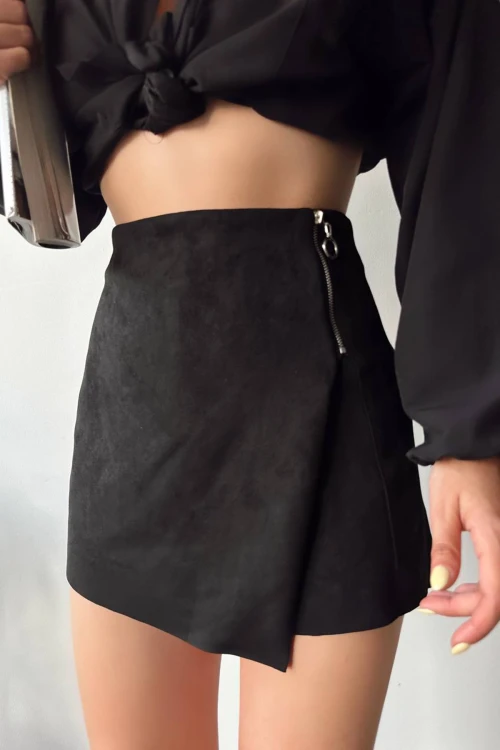 Siyah Fermuar Detaylı Süet Şort Etek BC231014