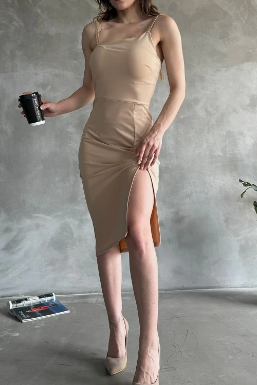 Bej İp Askılı Yırtmaç Detaylı Midi Boy Dalgıç Gece Elbisesi 