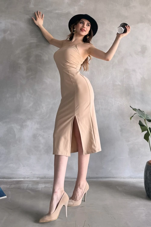 Bej İp Askılı Yırtmaç Detaylı Midi Boy Dalgıç Gece Elbisesi 