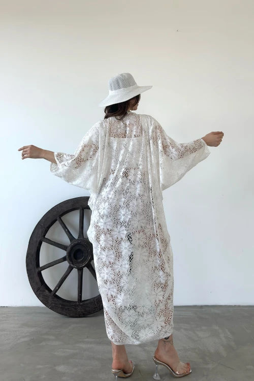 Beyaz Çicek Desenli Uzun Güpür Kimono BCDF-246007
