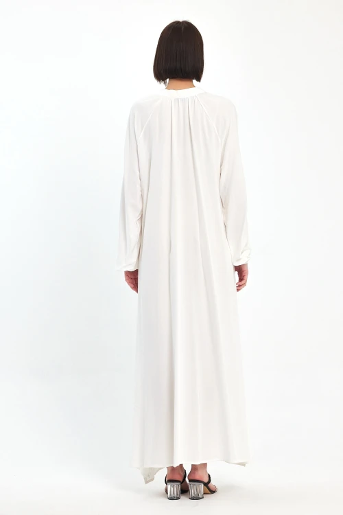 Beyaz Hakim Yaka Nakış İşlemeli Uzun Boy Dokuma Elbise