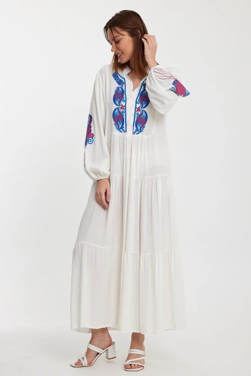 Maxi Boy Beyaz Nakış İşlemeli Kat Kat Volanlı Düğme Detaylı Dokuma Elbise BCVL-24942