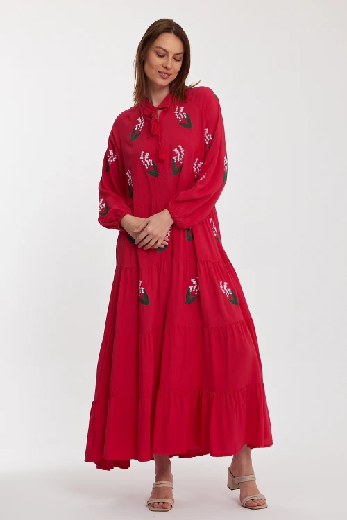 Maxi Boy Fuşya Yakası Bağcıklı Nakış İşlemeli Kat Kat Volanlı Uzun Boy Dokuma Elbise BCVL-24926