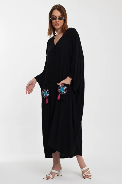 Siyah Çift Cepli Nakış İşlemeli Uzun Salaş Dokuma Gömlek Elbise