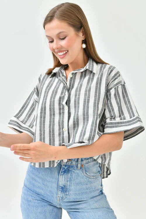 Siyah Çizgili Simli Duble Kol Crop Keten Dokuma Gömlek BC241157