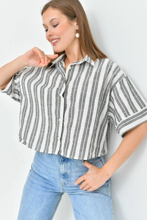 Siyah Çizgili Simli Duble Kol Crop Keten Dokuma Gömlek BC241157