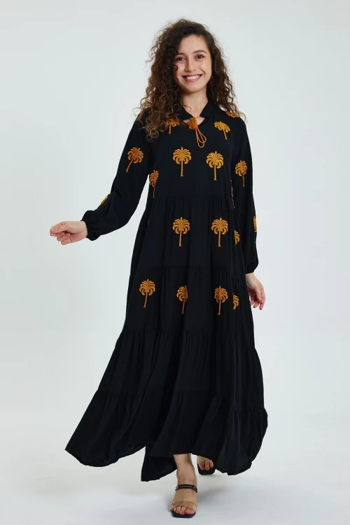 Maxi Boy Siyah V Yaka Yakası Bağlamalı Nakış İşlemeli Uzun Boy Dokuma Elbise BCVL-24925