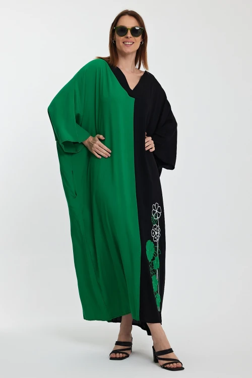 Maxi Boy Yeşil V Yaka Nakış İşlemeli Renk Bloklu Uzun Boy Gömlek Elbise BCVL-24958