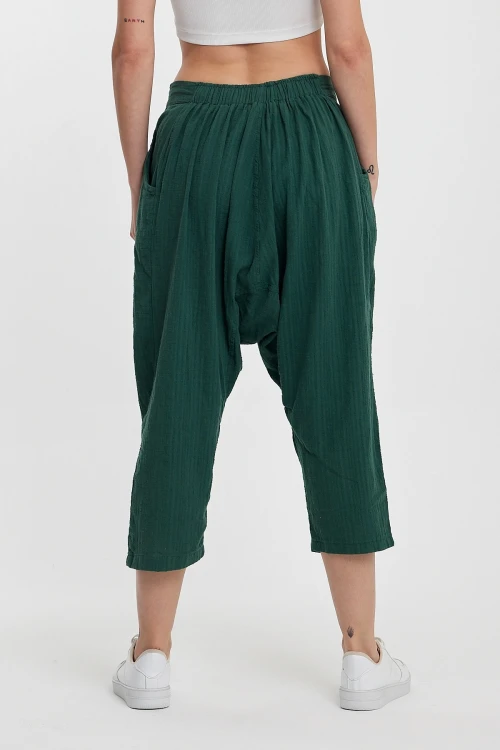 Zümrüt Yeşili Çift Cepli Düğme Detaylı Düşük Ağ Şalvar Pantolon