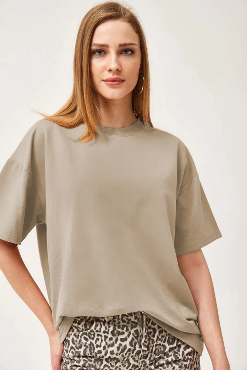 Bej Bisiklet Yaka Basic 2 İplik Rahat Kesim Tişört BC251000