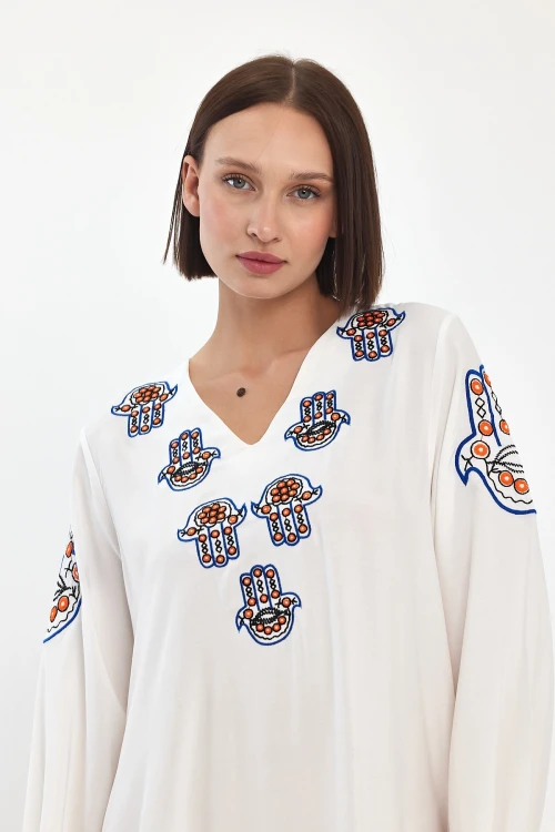 Beyaz Nakış İşlemeli Maxi Boy Dokuma Viscon Elbise