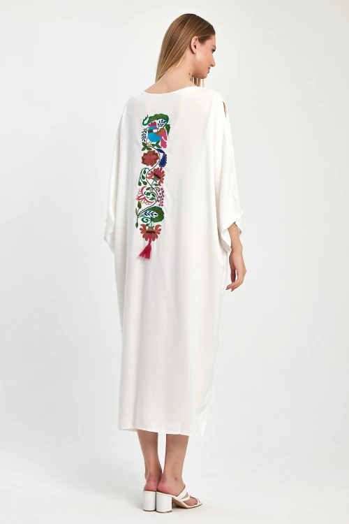 Maxi Boy Beyaz Nakış İşlemeli Dokuma Viscon Elbise BCVL-252829