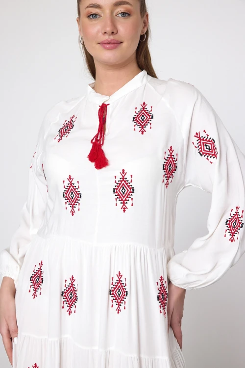 Maxi Boy Beyaz Nakış İşlemeli Dokuma Viscon Elbise BCVL-25917