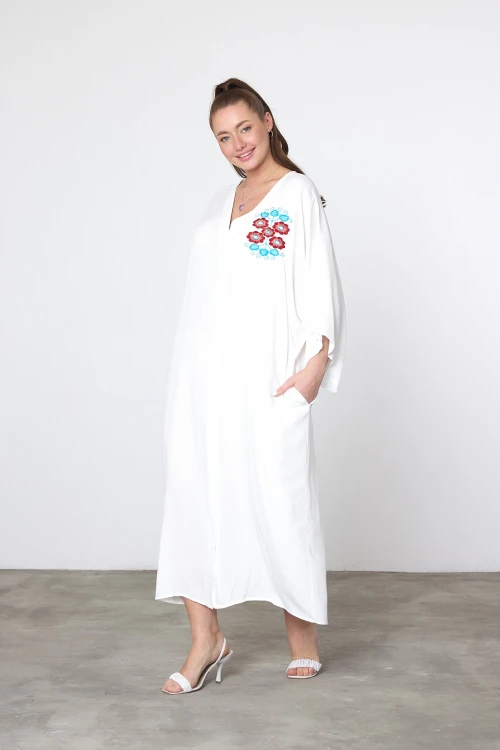 Beyaz Nakış İşlemeli Maxi Boy Dokuma Viscon Elbise