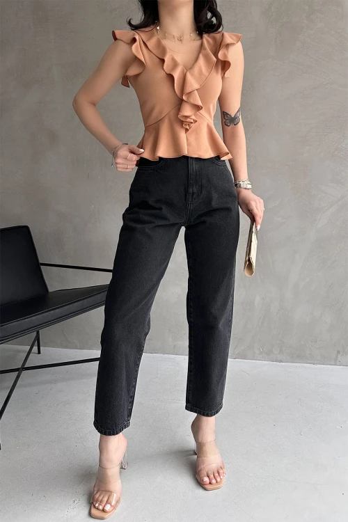 Bisküvi Yakası Ve Kolları Volanlı Crep Bluz BCDF-252161