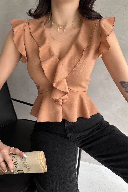 Bisküvi Yakası Ve Kolları Volanlı Crep Bluz BCDF-252161