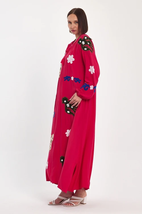 Maxi Boy Kırmızı Hakim Yaka Nakış İşlemeli Uzun Dokuma Elbise BCVL-24915