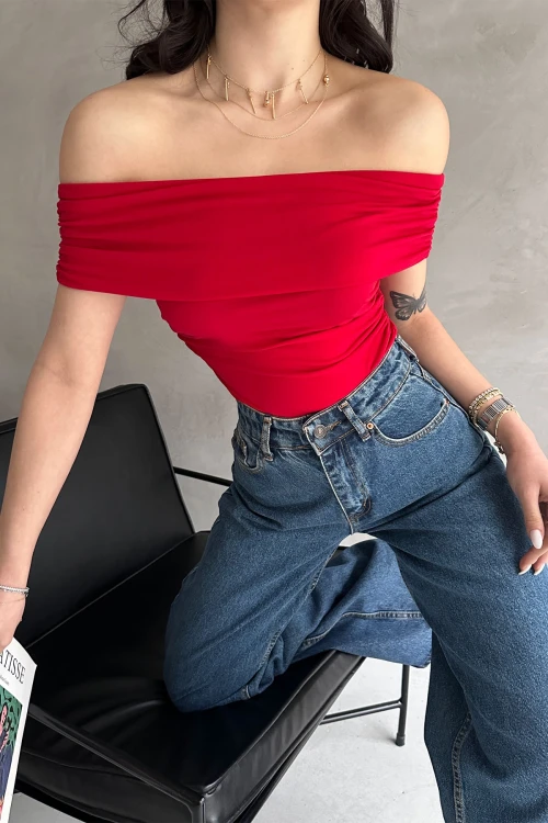 Kırmızı Madonna Yaka Buzzy Bluz BCDF-252158