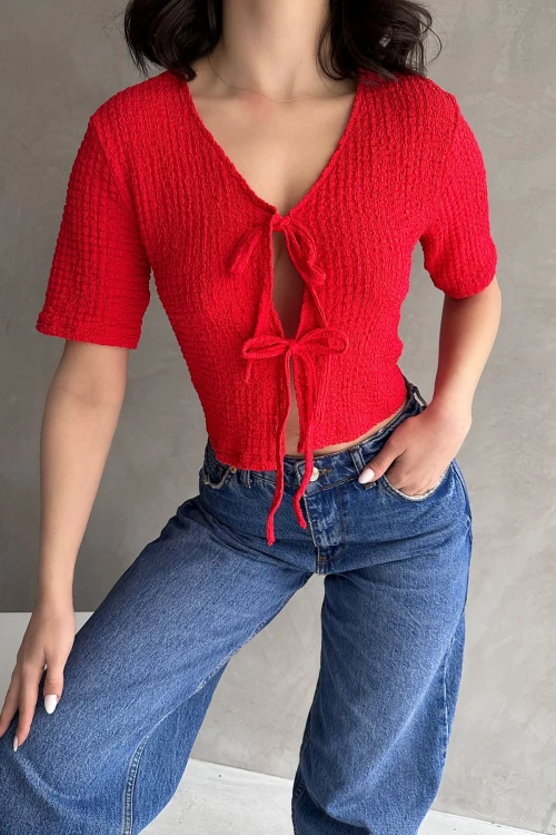 Kırmızı V Yaka Önü Bağlamalı Gofre Crop Bluz BCDF-252169