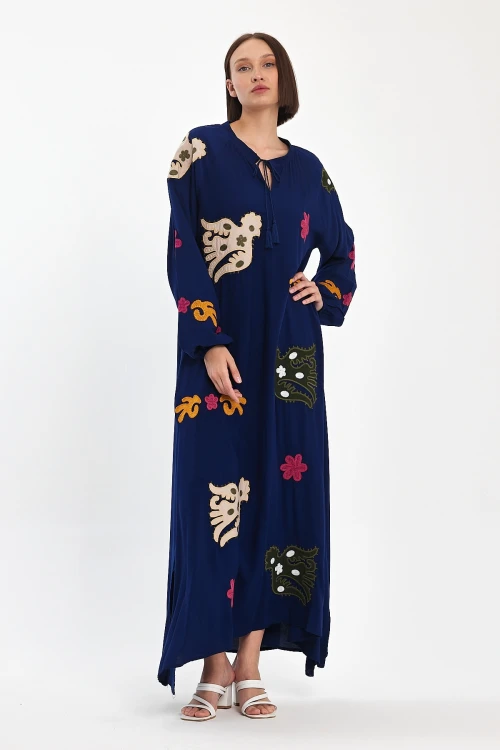 Maxi Boy Lacivert Hakim Yaka Nakış İşlemeli Uzun Dokuma Elbise BCVL-24915