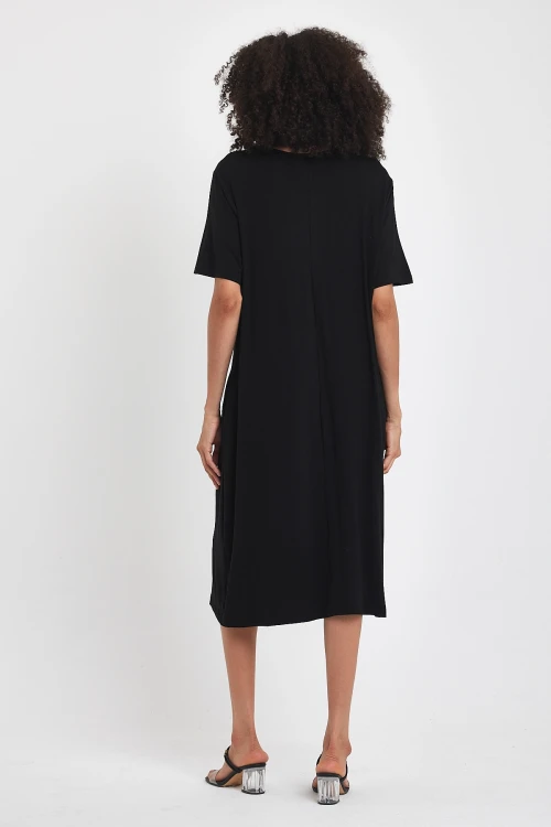 Maxi Boy Siyah Beyaz Nakış İşlemeli Örme Viscon Elbise BCVL-251025