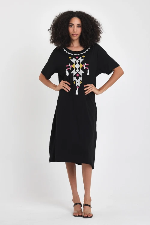 Maxi Boy Siyah Beyaz Nakış İşlemeli Örme Viscon Elbise BCVL-251025