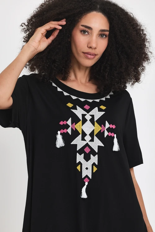 Maxi Boy Siyah Beyaz Nakış İşlemeli Örme Viscon Elbise BCVL-251025