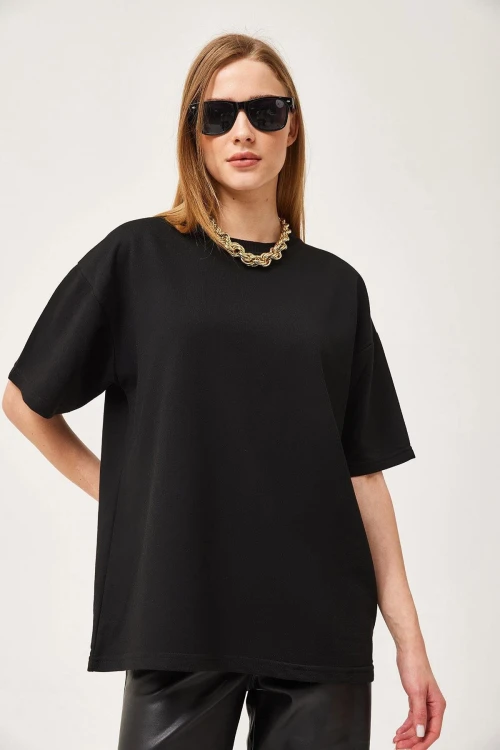 Siyah Bisiklet Yaka Basic 2 İplik Rahat Kesim Tişört BC251000