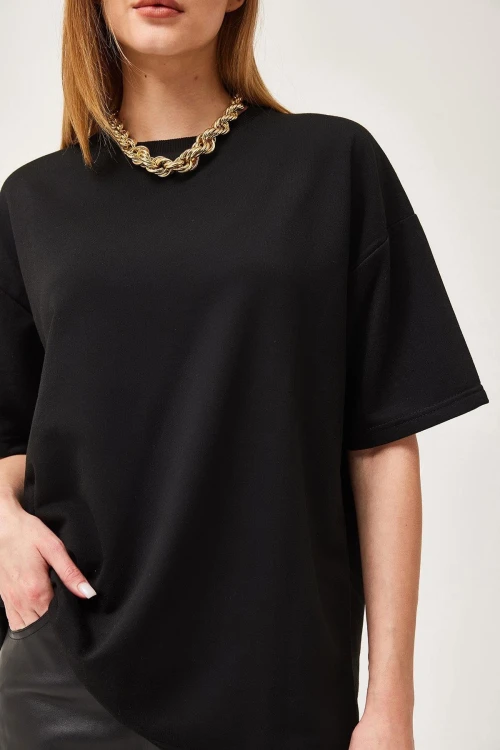 Siyah Bisiklet Yaka Basic 2 İplik Rahat Kesim Tişört BC251000