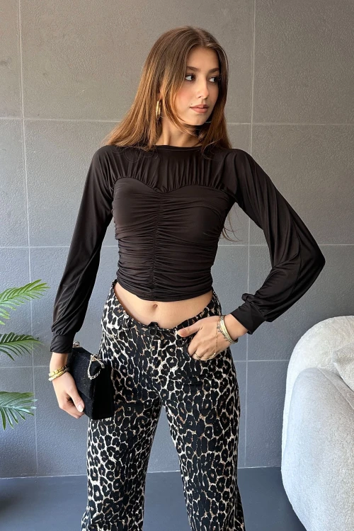 Siyah Bisiklet Yaka Drape Detaylı Bluz BCDF-241096