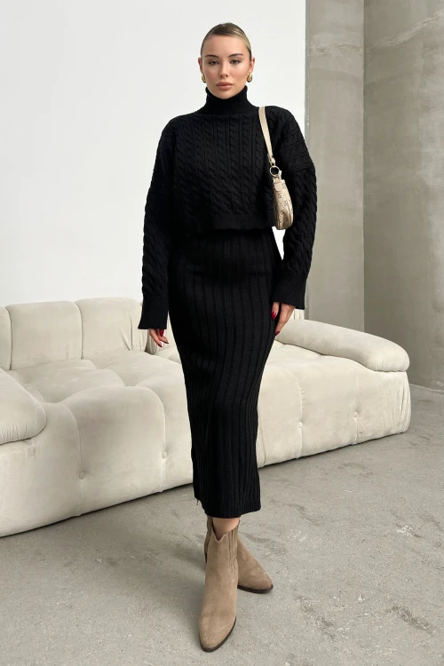 Siyah Boğazlı Örgü Motifli Crop Kazak Ve Triko Elbise Takım BC231004