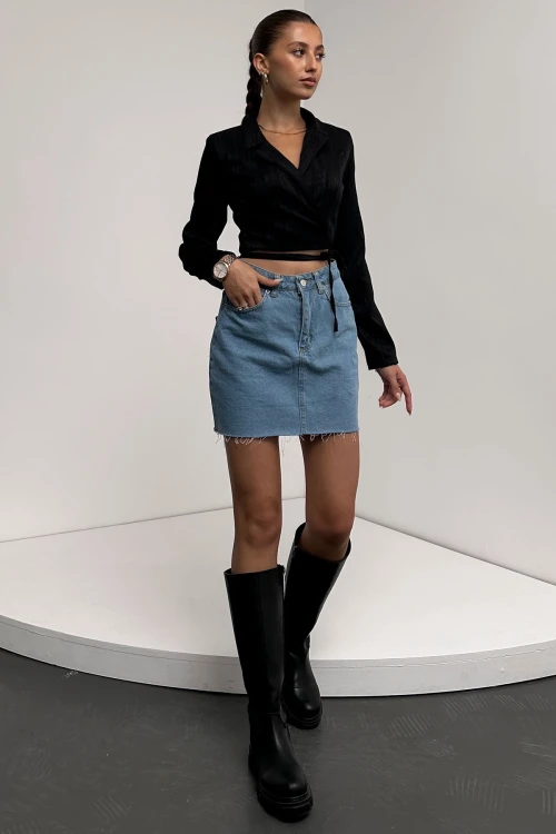 Siyah Gömlek Yaka Beli Bağlamalı Crop Bluz BCDF-242109